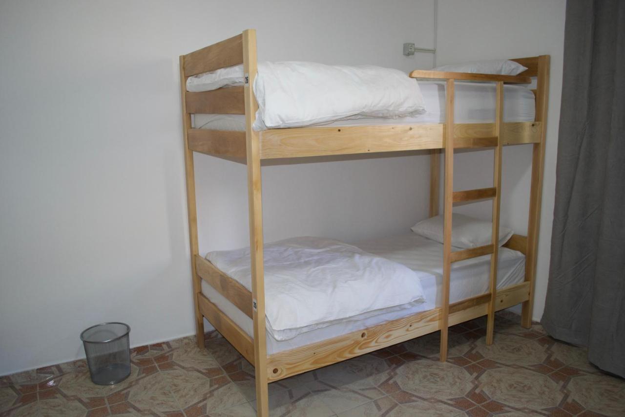 Me & You Hostel Тирана Екстериор снимка